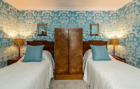 En suite bedroom 5 on the 1st floor