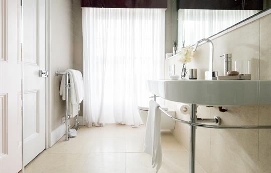 The Sara Garner's en suite shower room