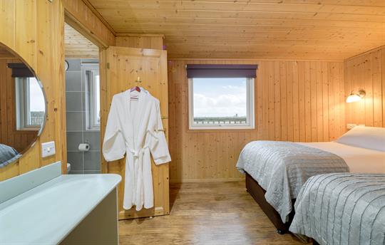 En suite twin bedroom