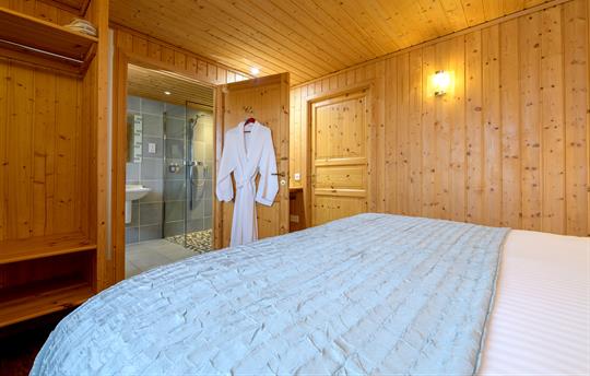 En suite double bedroom