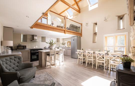 Spacious kitchen and dining