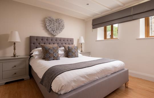 King Bedroom 1 Stable