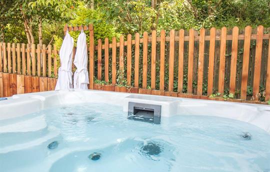 Hot tub at Farndale Cottage