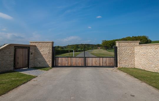 Entrance to High Oaks Grange