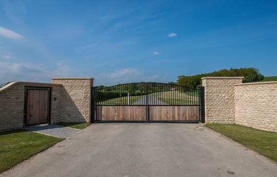 Entrance to High Oaks Grange