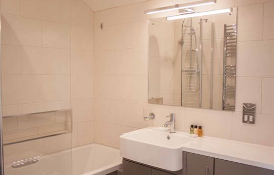 Family Bathroom of Rosedale Cottage