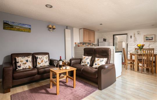 Open plan living, kitchen and dining