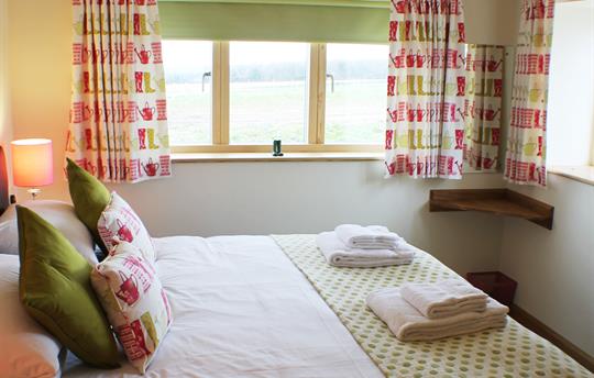 Corner bedroom in Early Mist