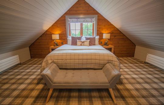 Main bedroom with king size bed