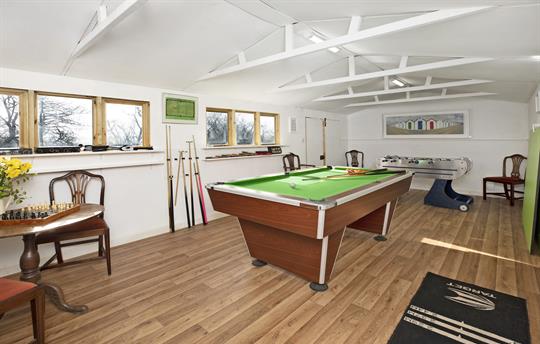 Games Room - Pool,T/Tennis,Table Football,Darts