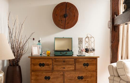 Corncott Honesty Bar and Record Player