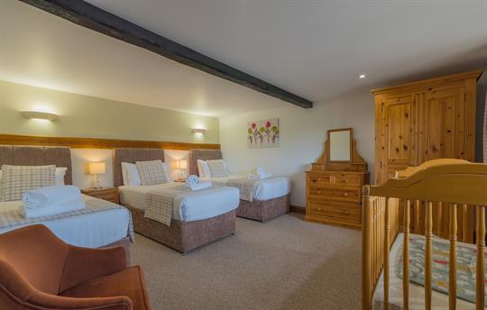 Braeburn Barn Triple bedroom with cot space