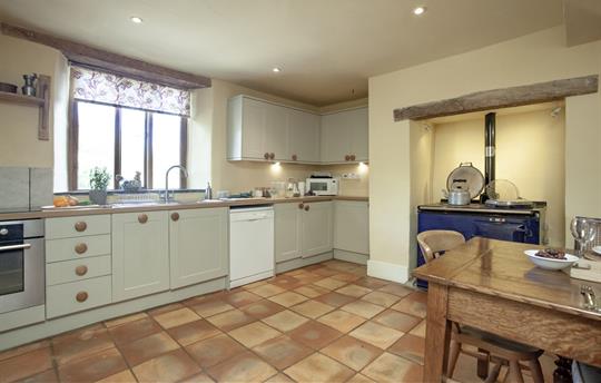 Farmhouse - cook on Aga, induction hob, efan oven