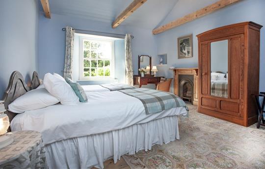 Farmhouse twin/king bedroom 