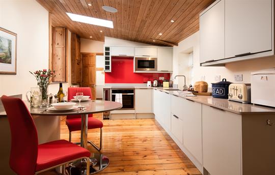 Coach House kitchen dining