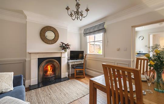 Dining room with open fireplace