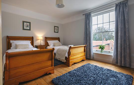 Twin room with sleigh beds