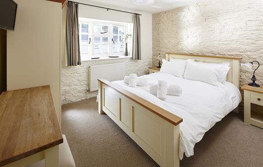 Kester - King Bedroom