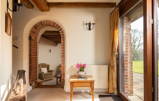 Light and bright - opening to the patio