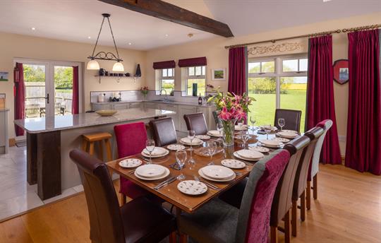 Cart House dining and kitchen