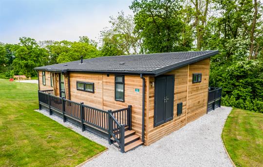 Willow Lodge exterior and parking