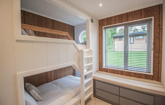 Bunk Bedroom in Aspen Lodge