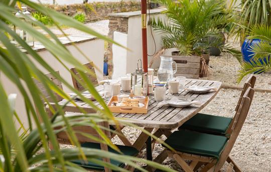 Threshing Barn courtyard terrace