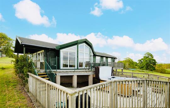 The Lamont and The Hot Tub 