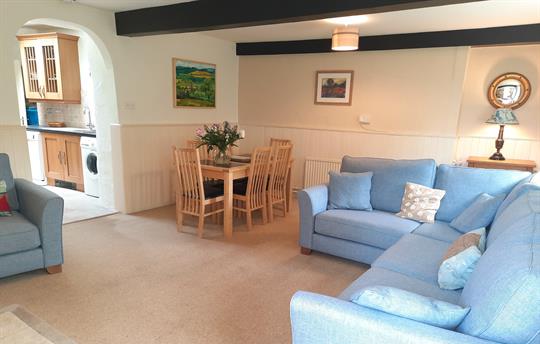 House Cottage Sitting / Dining Room