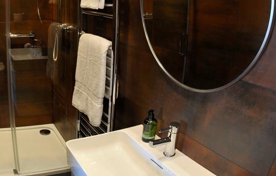 Seascape bedroom 1 ensuite