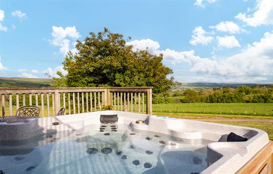 Buchanan Hot Tub and Stunning Views