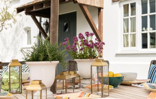 Garden dining area - Tincleton Lodge