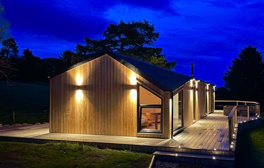 Fully surrounding deck and entrance 