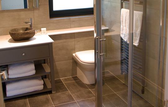 Bespoke bright bathroom