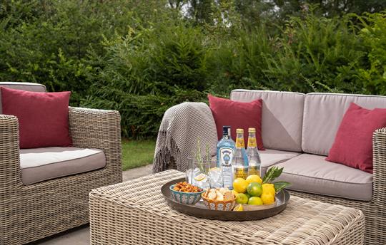 Cocktail hour at Jack's Barn