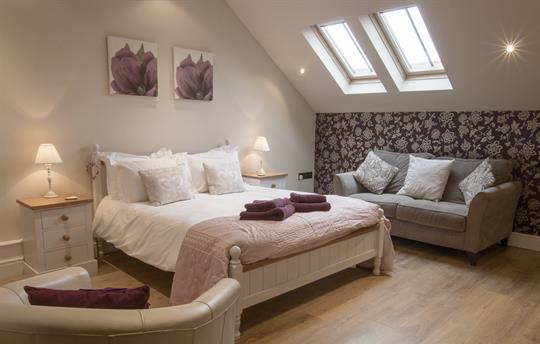 Adjoining luxury suite