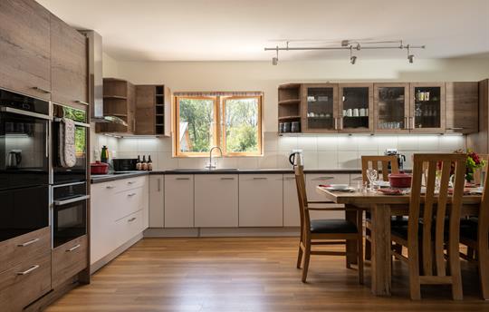 Well equipped and spacious kitchen in Scots Pine