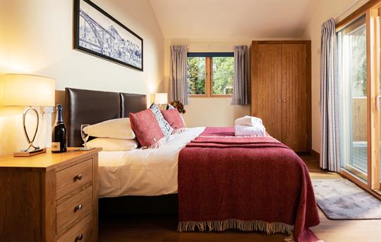 Accessible en-suite bedroom