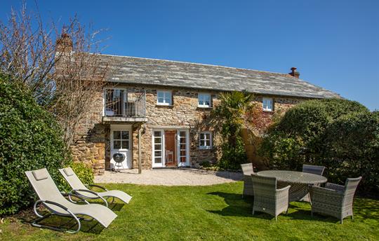 Forge secluded garden