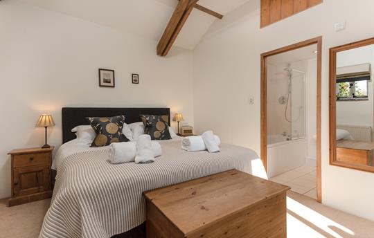 Jasmine Super king en suite bedroom