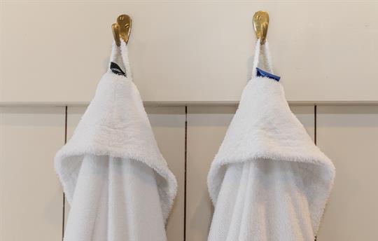 Honeysuckle bathroon