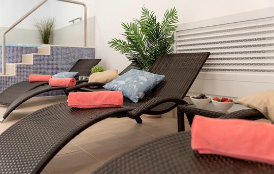 Ergonomic relaxation beds in The Spa