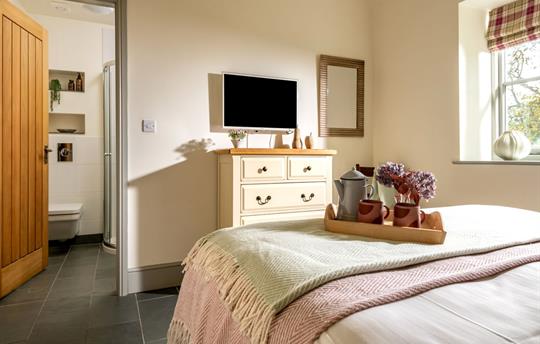 Gamekeepers Bedroom - 2