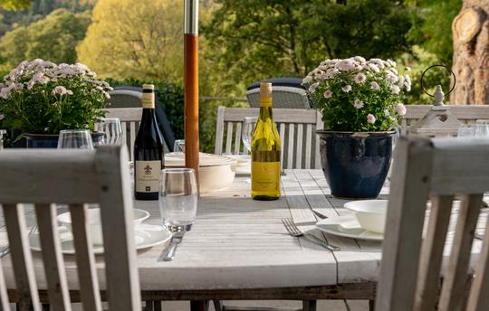 Cilan - Outside Dining 