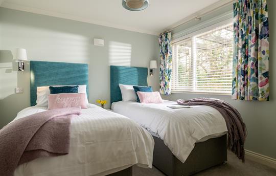 Twin or superking bedroom