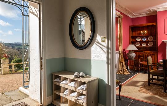 Entrance /dining room