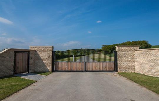 High Oaks Grange entrance