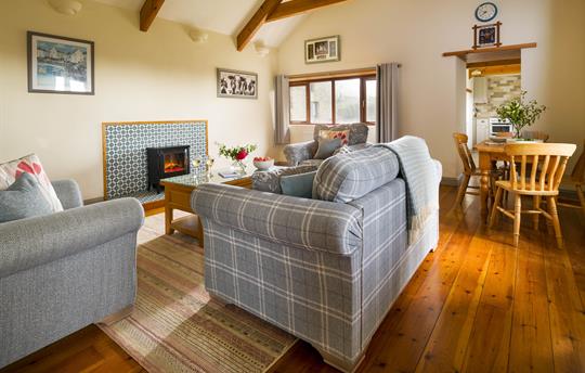 Lamorna lounge view to Kitchen