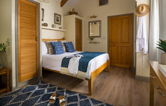 Ryland comfortable bed with pocket spring mattress