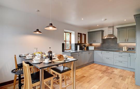 Kitchen and dining for six